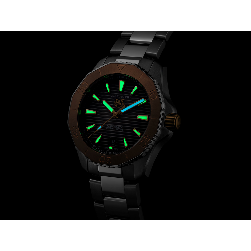 Aquaracer Professional 200 Date