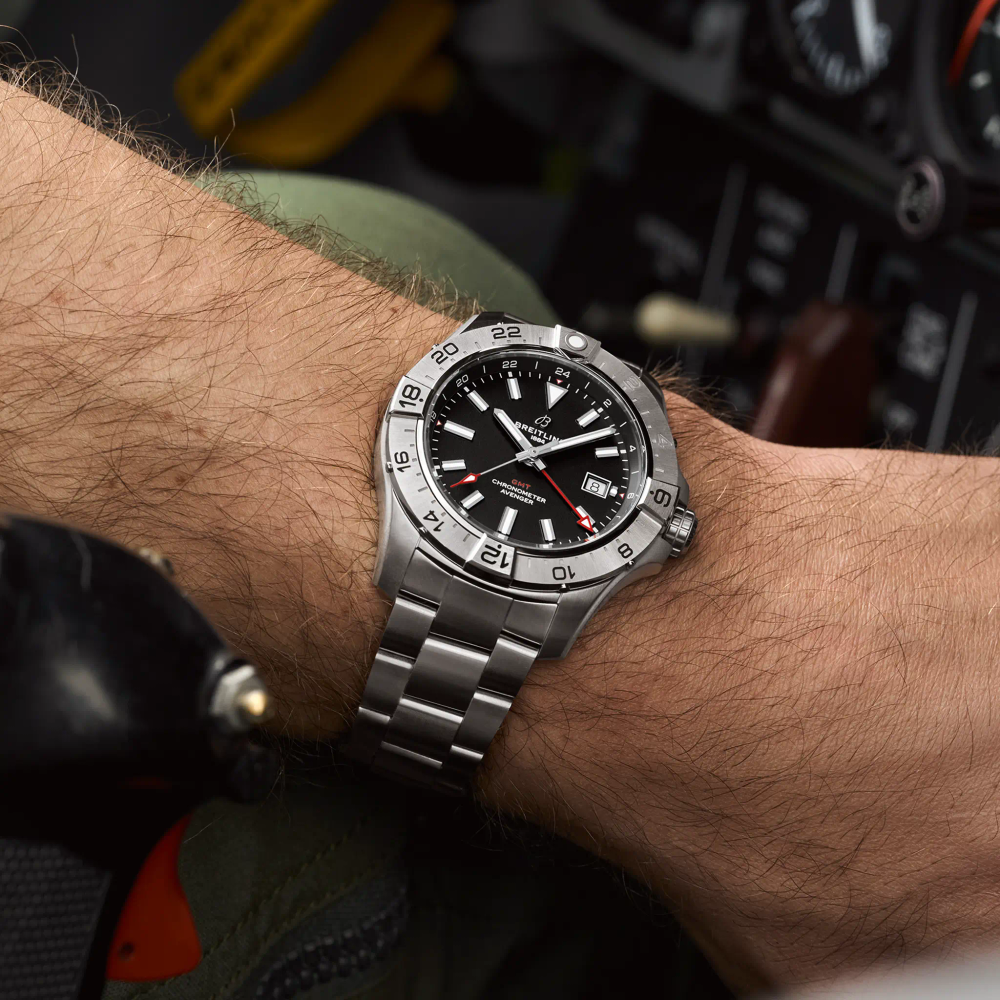 Avenger Automatic GMT 44